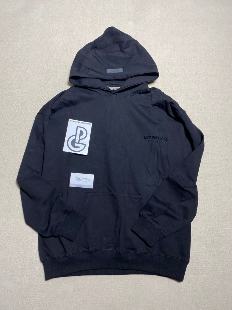 ESSENTIALS BLACK HOODIE