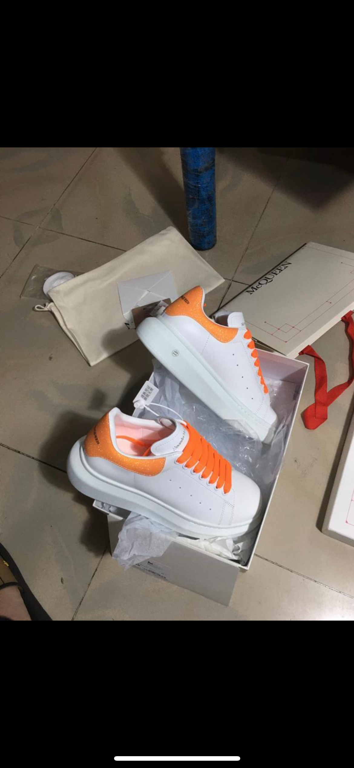 MCQ WHITE NEON