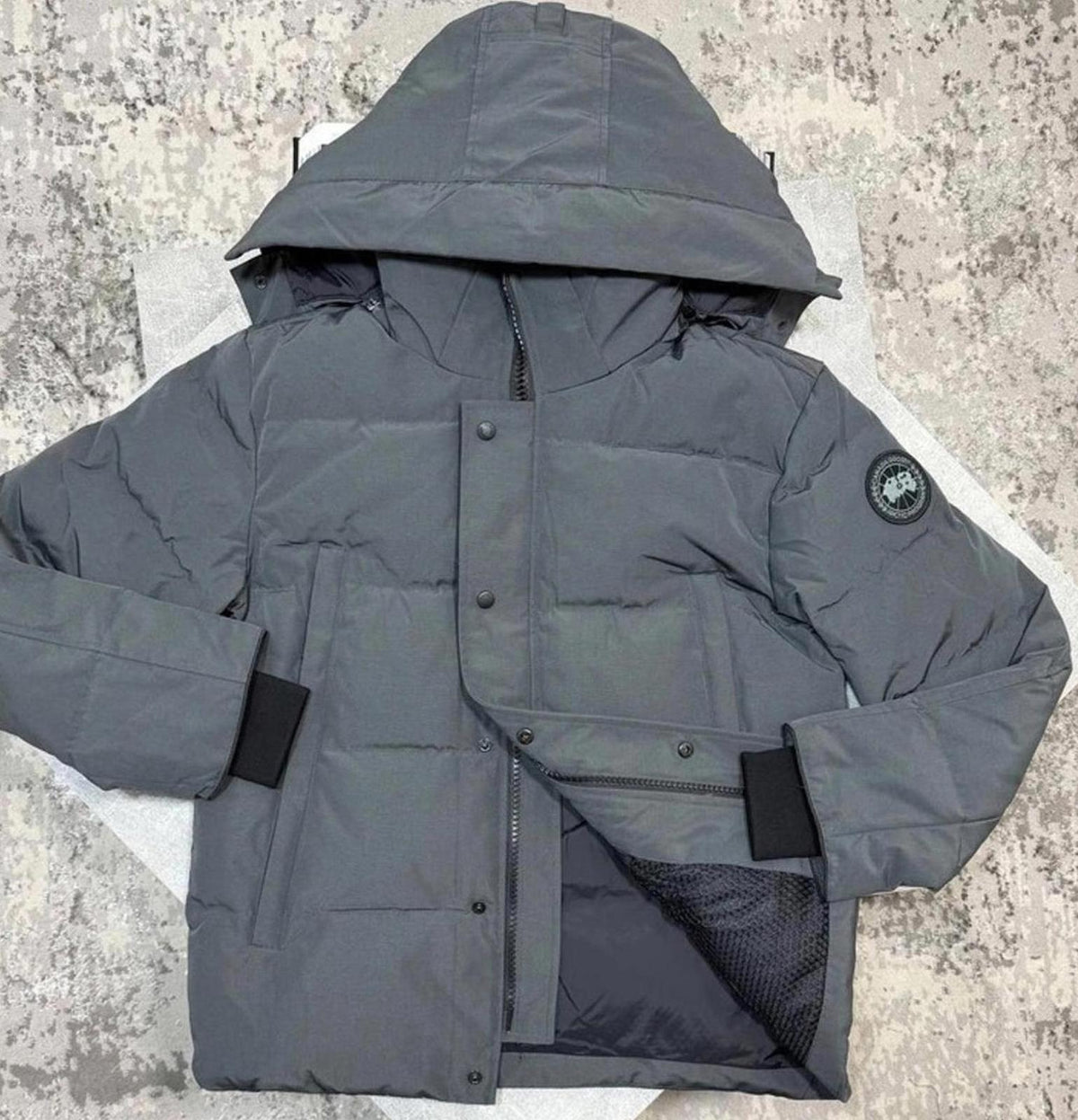 Canada goose Wyndham coat grey/black badge XXL