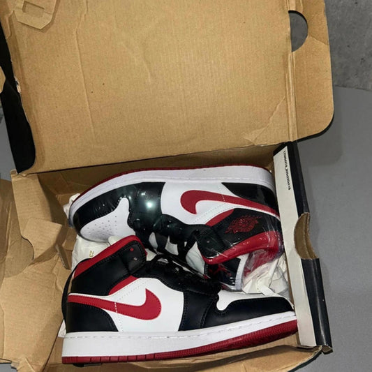 Nike Jordan 1 gym red UK3