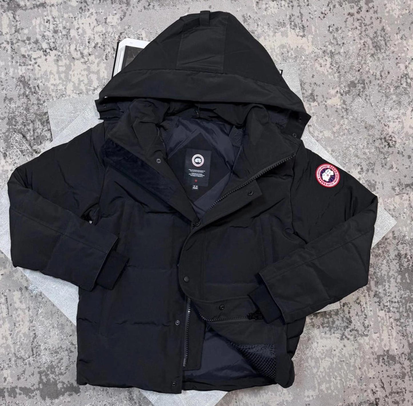 Canada goose Wyndham black/red badge medium