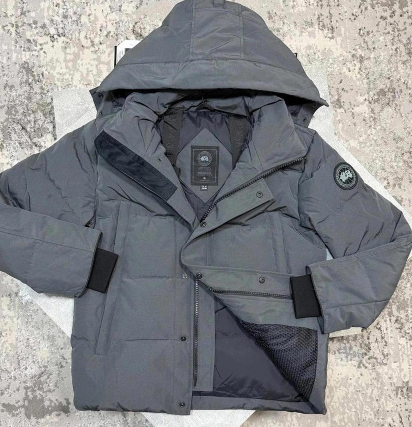 Canada goose Wyndham coat grey/black badge XXL