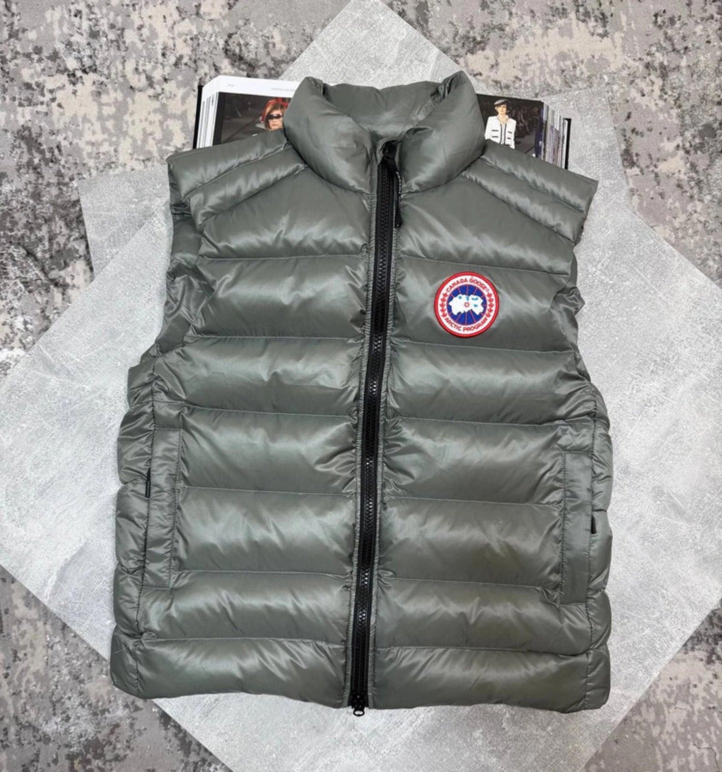 Canada goose gilet khaki small