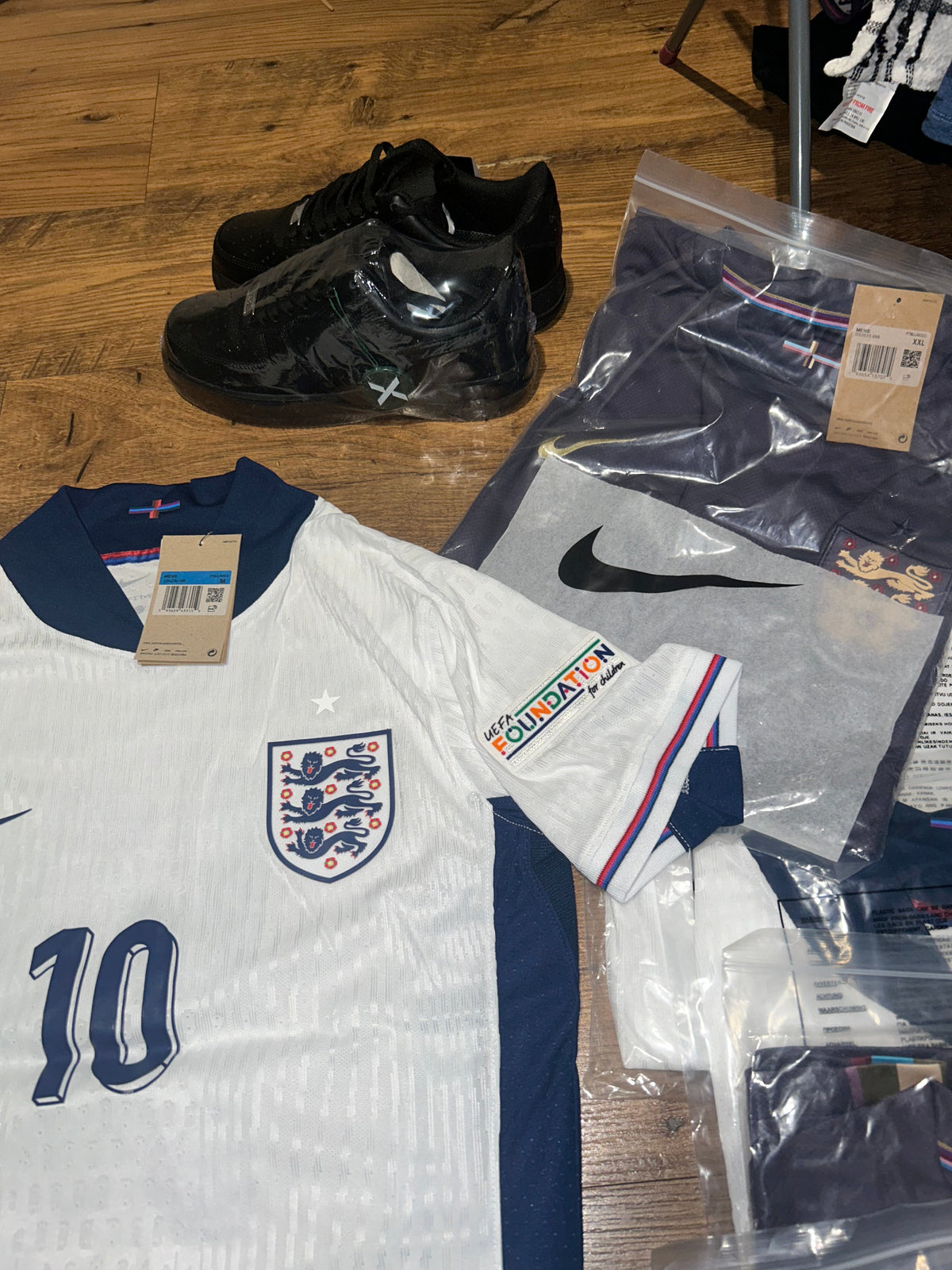 ENGLAND HOME 24/25 WITH EURO PATCHES
