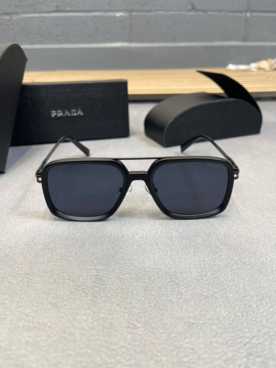 PRADA GLASSES COME WITH BOX