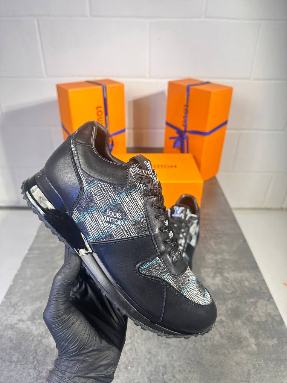 Lv runaway trainers 
Size 6-12