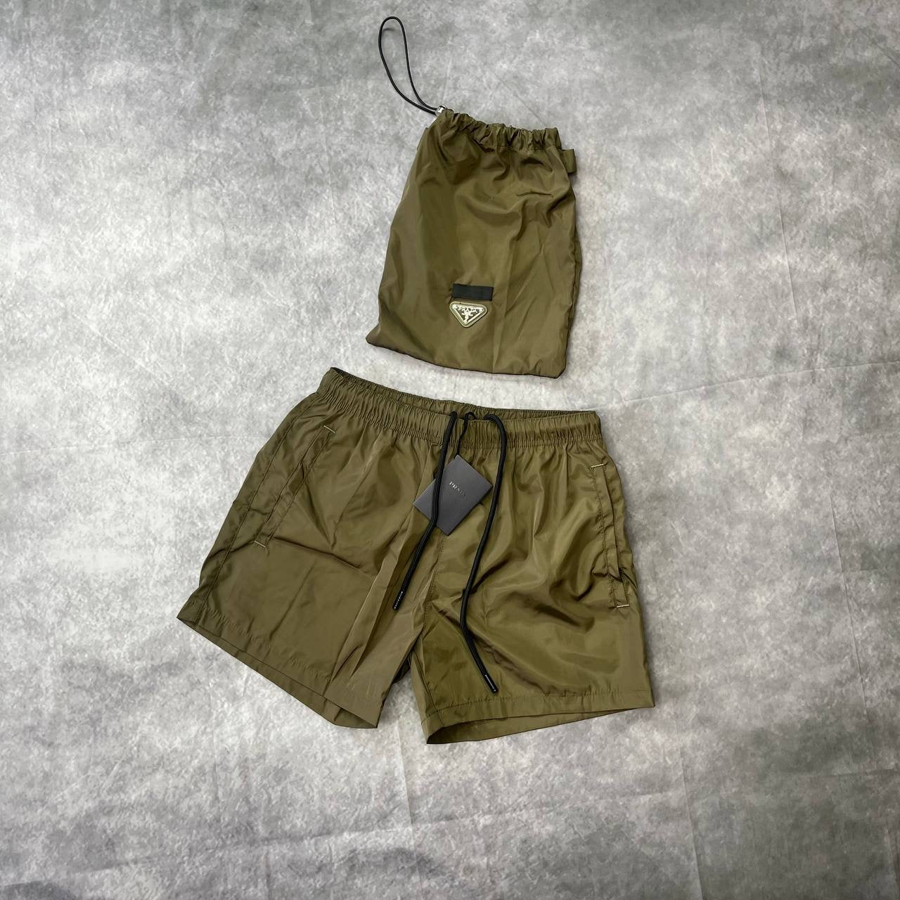 Prada Shorts🎉
Sizes S - XXL