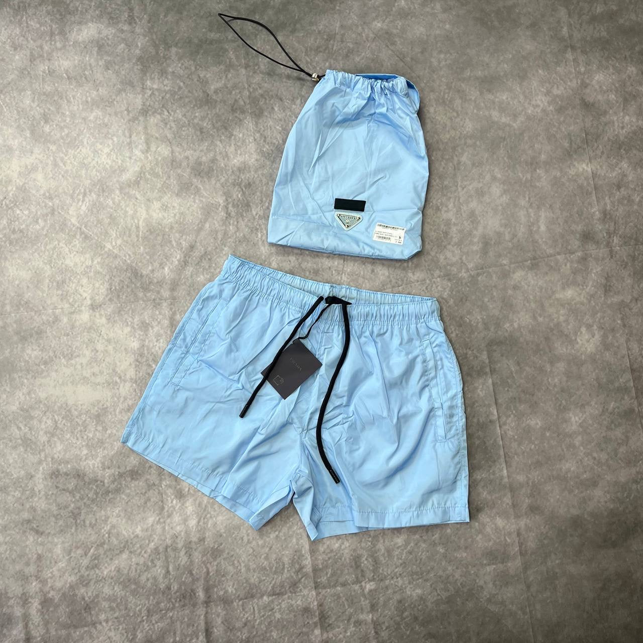 Prada Shorts🎉
Sizes S - XXL