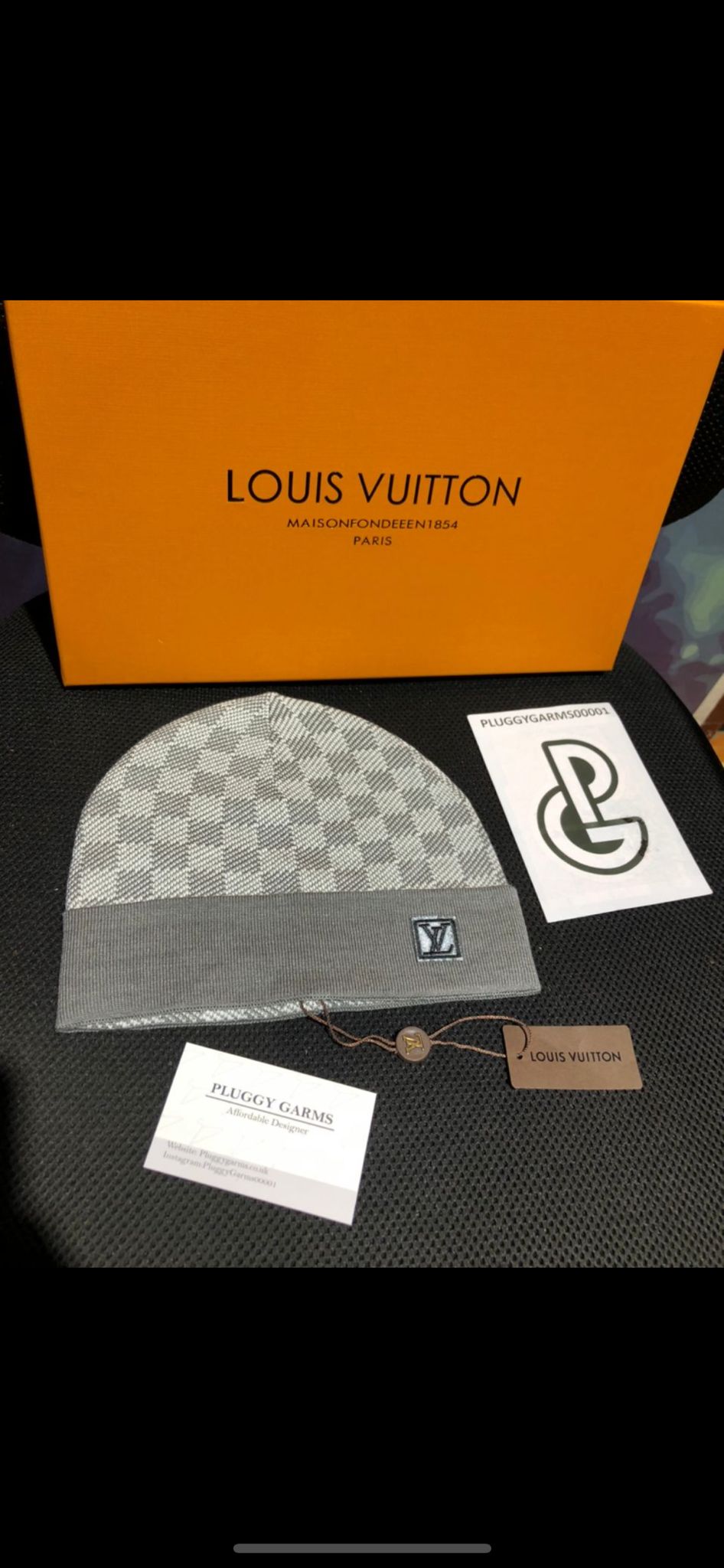 LV HAT GREY