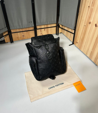 L-V BACKPACK BLACK EMBOSSED