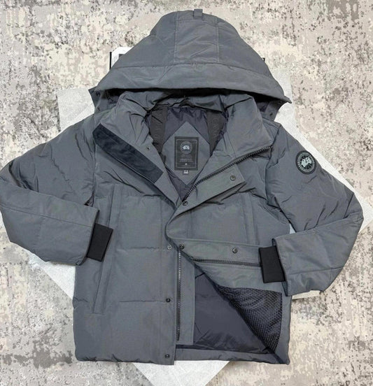 Canada goose Wyndham coat grey/black badge Medium