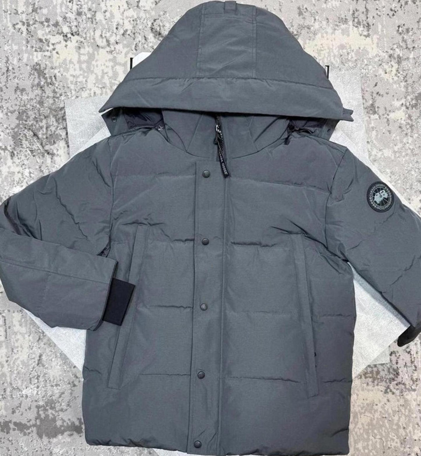 Canada goose Wyndham coat grey/black badge XXL
