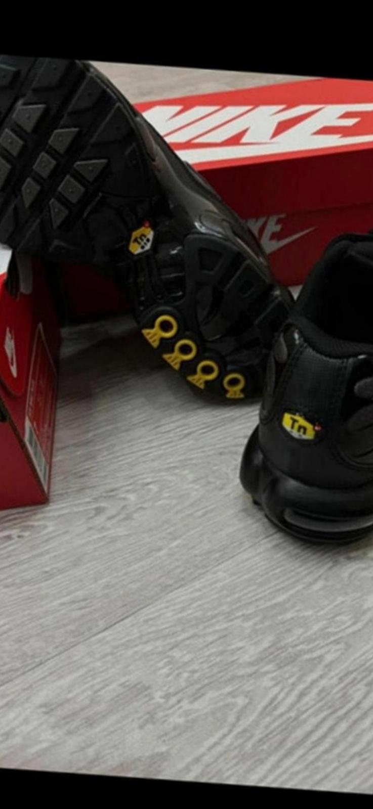 nike air max tn black uk7
