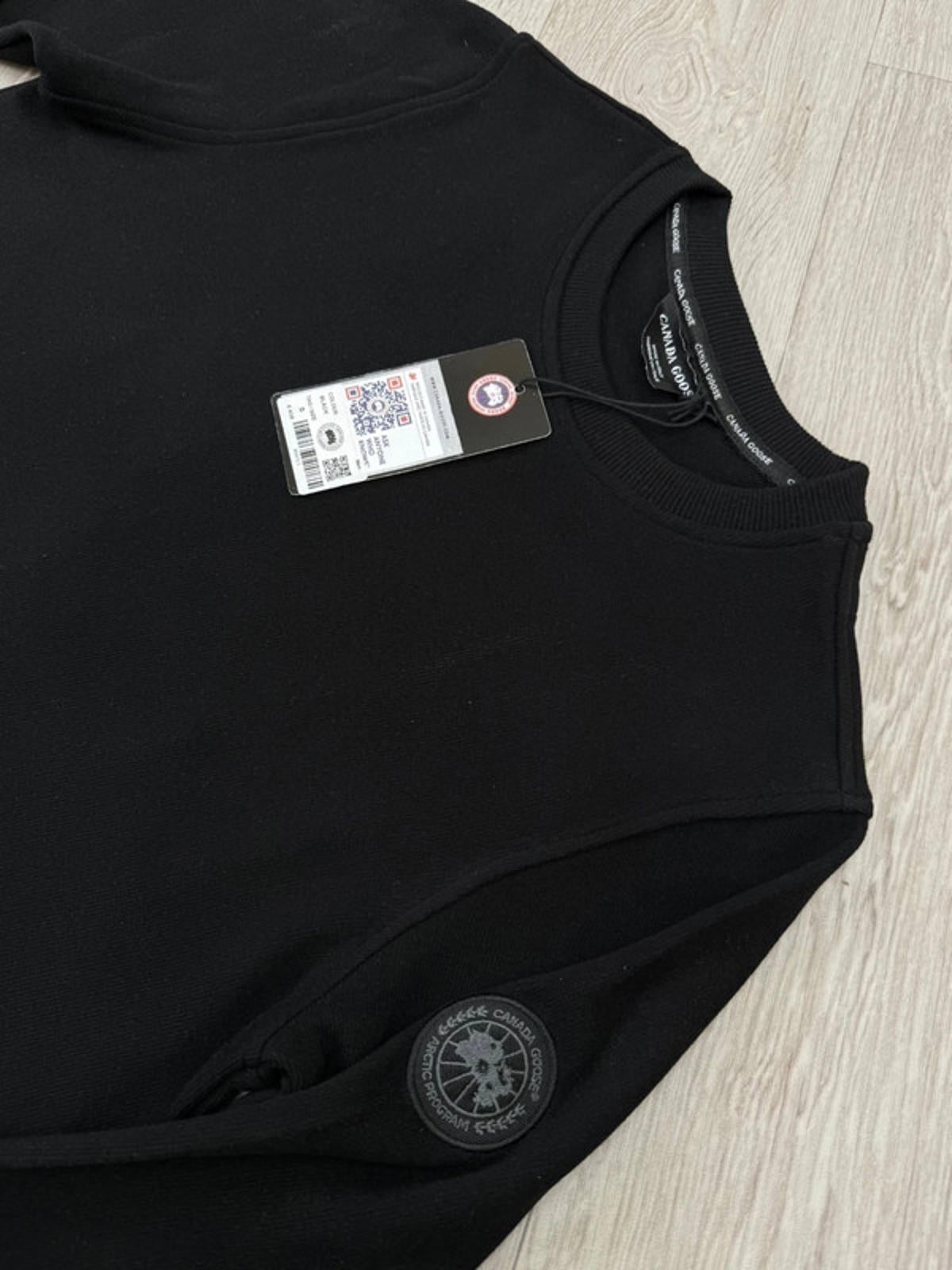 Canada goose sweatshirt black large