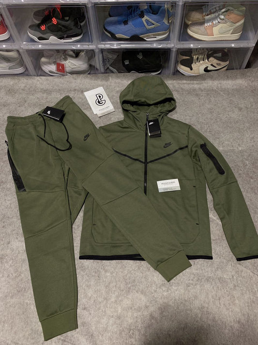 TECH FLEECE KHAKI