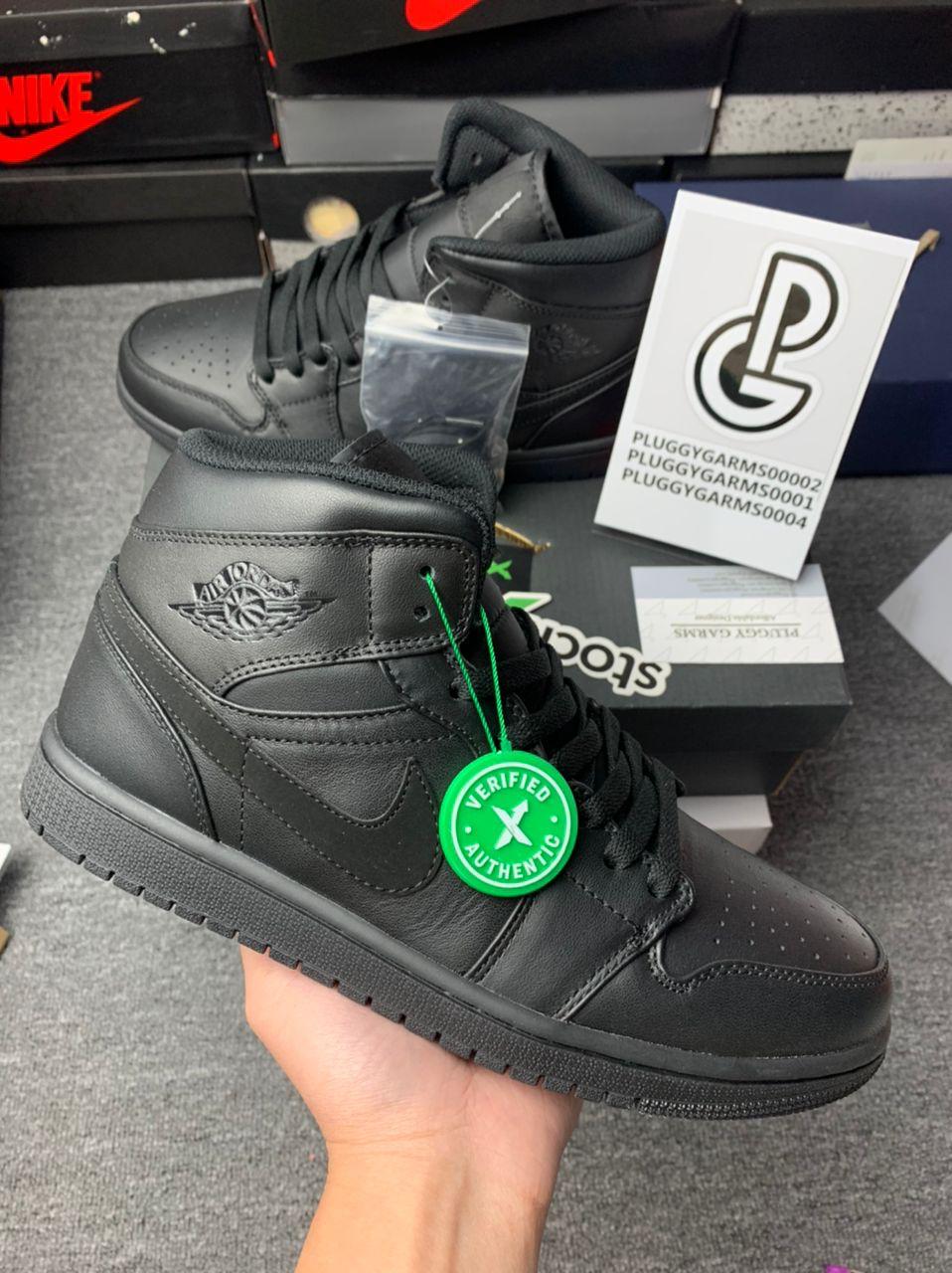 AJ1 “TRIPLE BLACK”