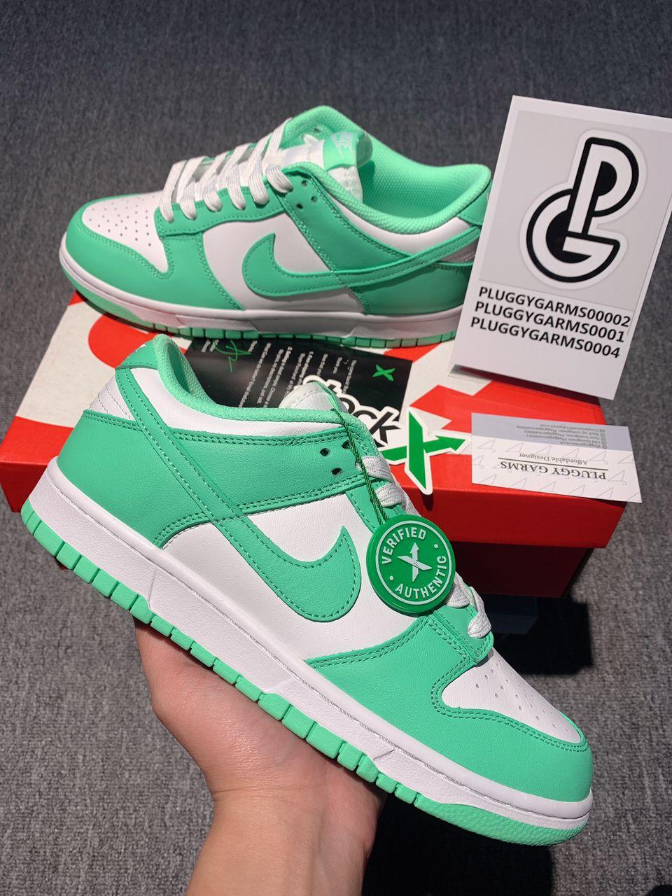 DUNK “GREEN GLOW”