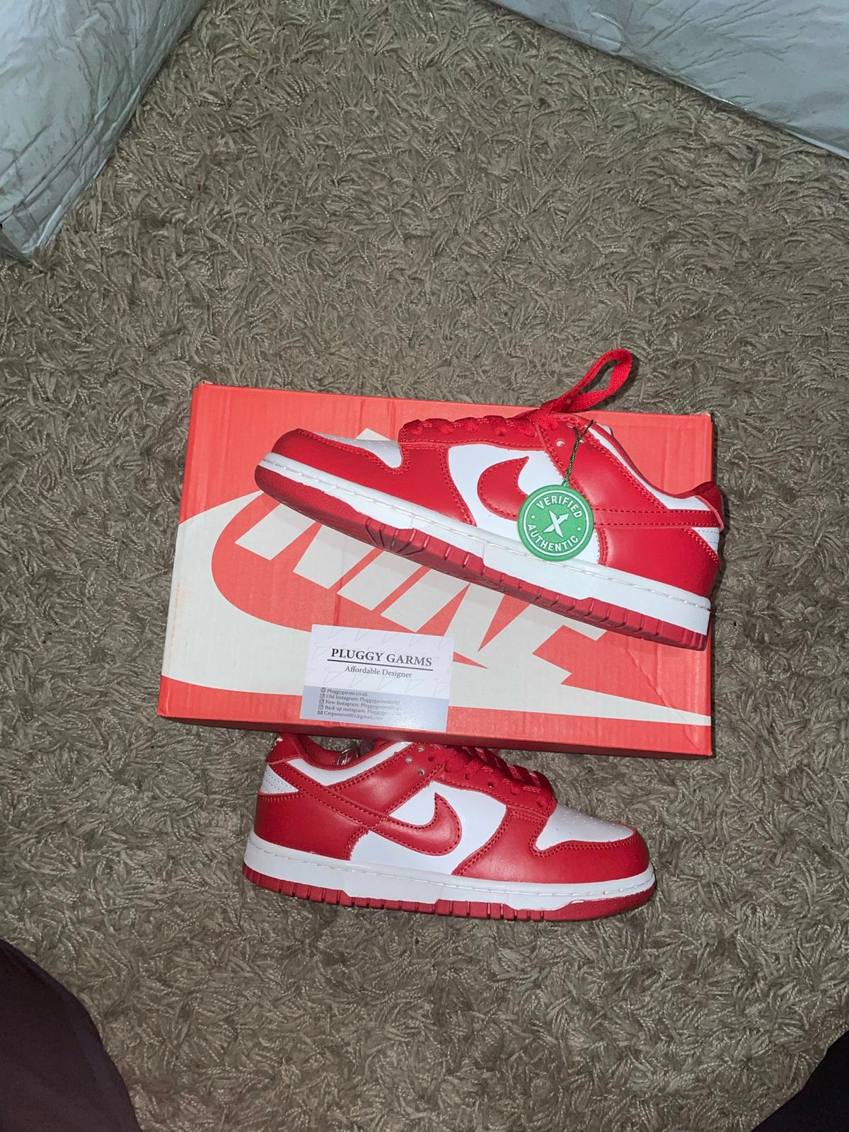 DUNK “UNIVERSITY RED”