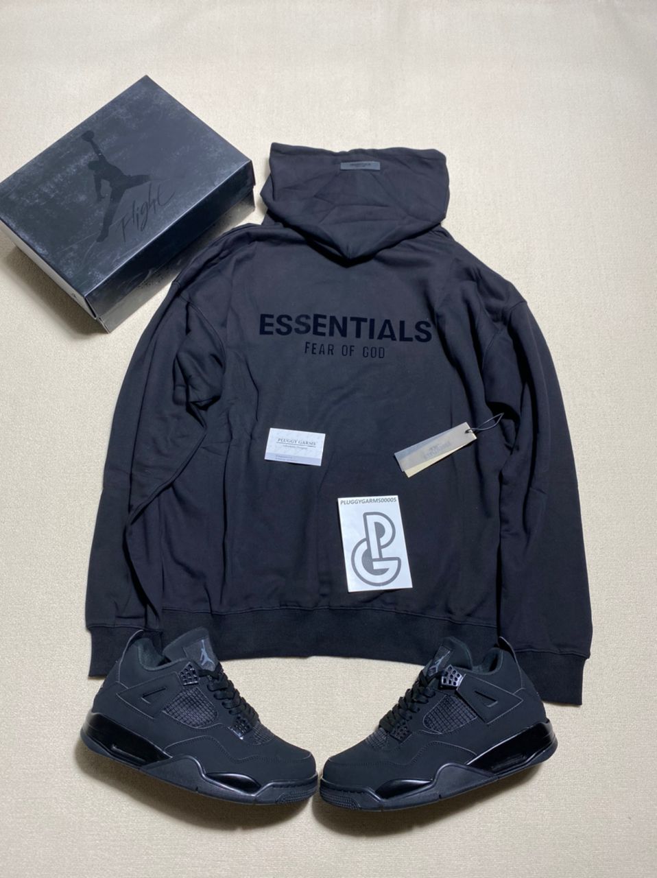 ESSENTIALS BLACK HOODIE